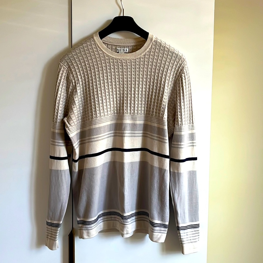 Reiss men’s sweater in light grey and blue stripes. Slim fit, Size L